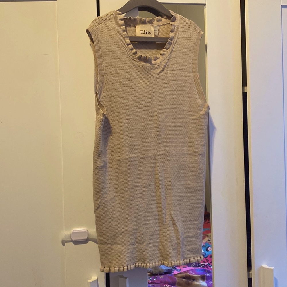 RIB KNIT SCOOP TANK TOP